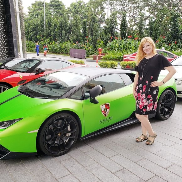 Meet your Posher, Emily! - Picture 4 of 8